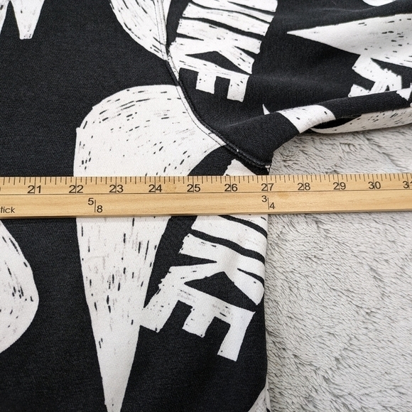Nike Sweatshirt Women's 1X Black White Icon Clash Allover Swoosh Print Crop Crew - Picture 5 of 9